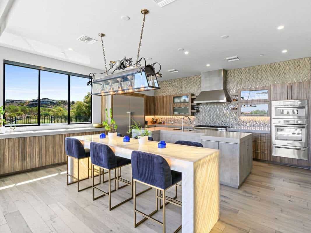 Needing expert Photography services for your business or real estate projects?